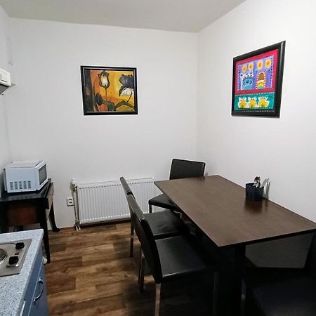 Apartments Gato Karlovy Vary Dalovice Εξωτερικό φωτογραφία