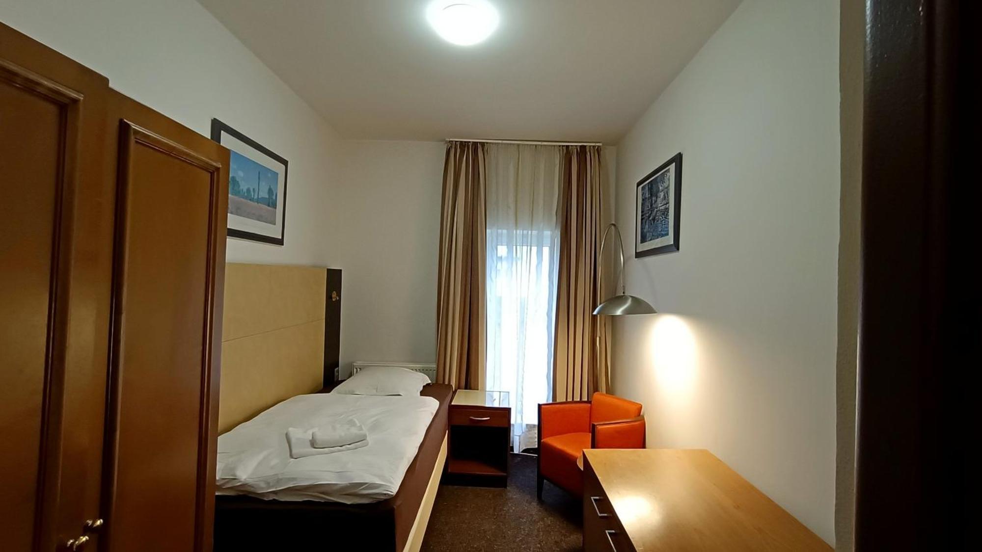 Apartments Gato Karlovy Vary Dalovice Εξωτερικό φωτογραφία