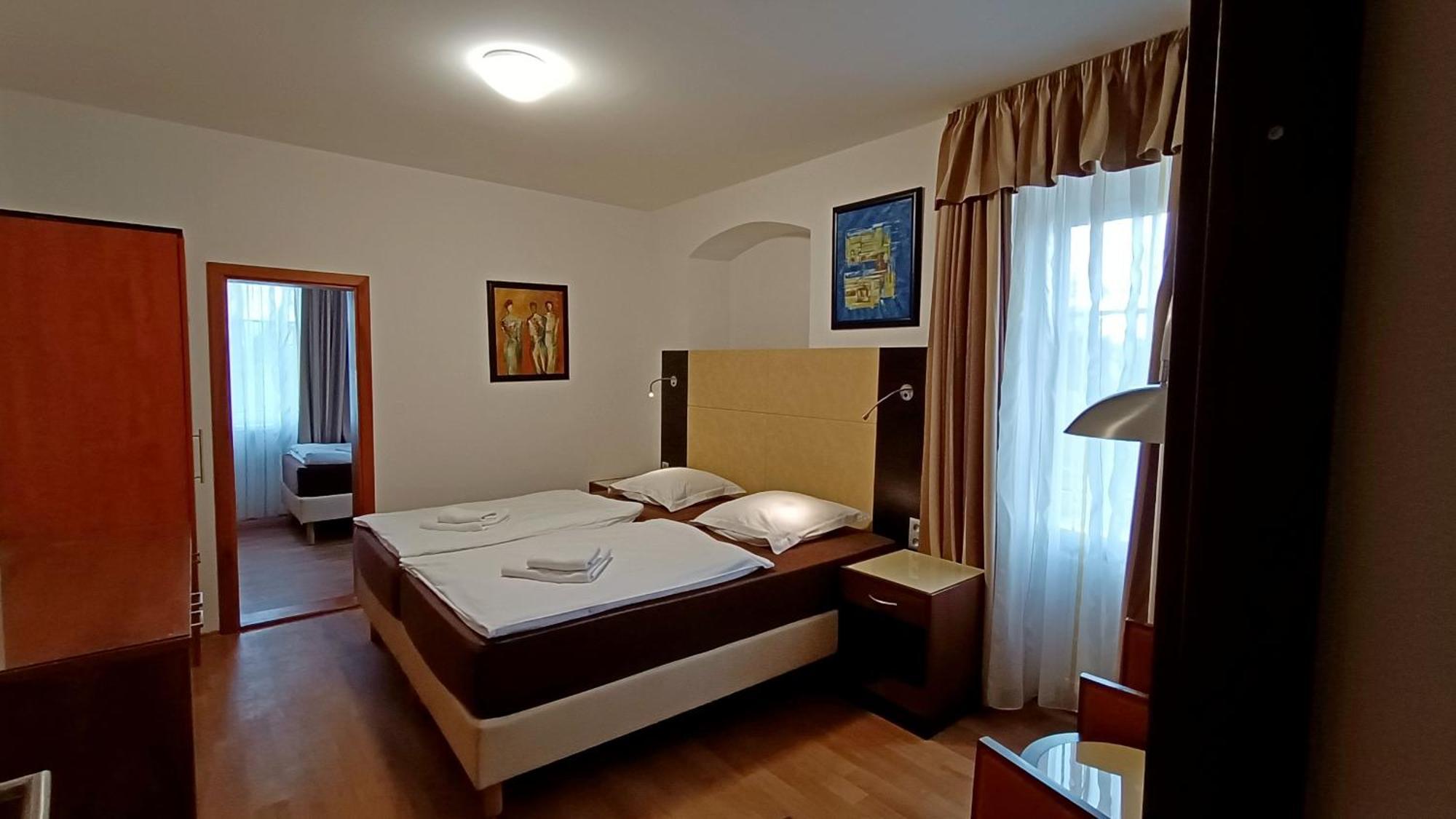 Apartments Gato Karlovy Vary Dalovice Εξωτερικό φωτογραφία