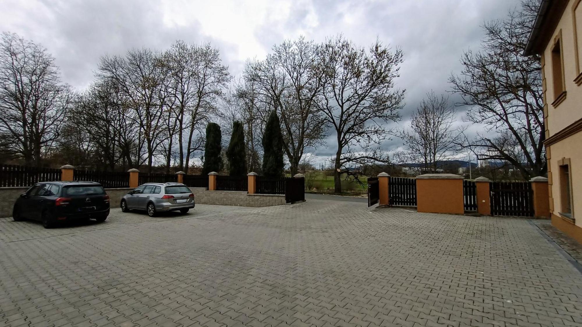Apartments Gato Karlovy Vary Dalovice Εξωτερικό φωτογραφία