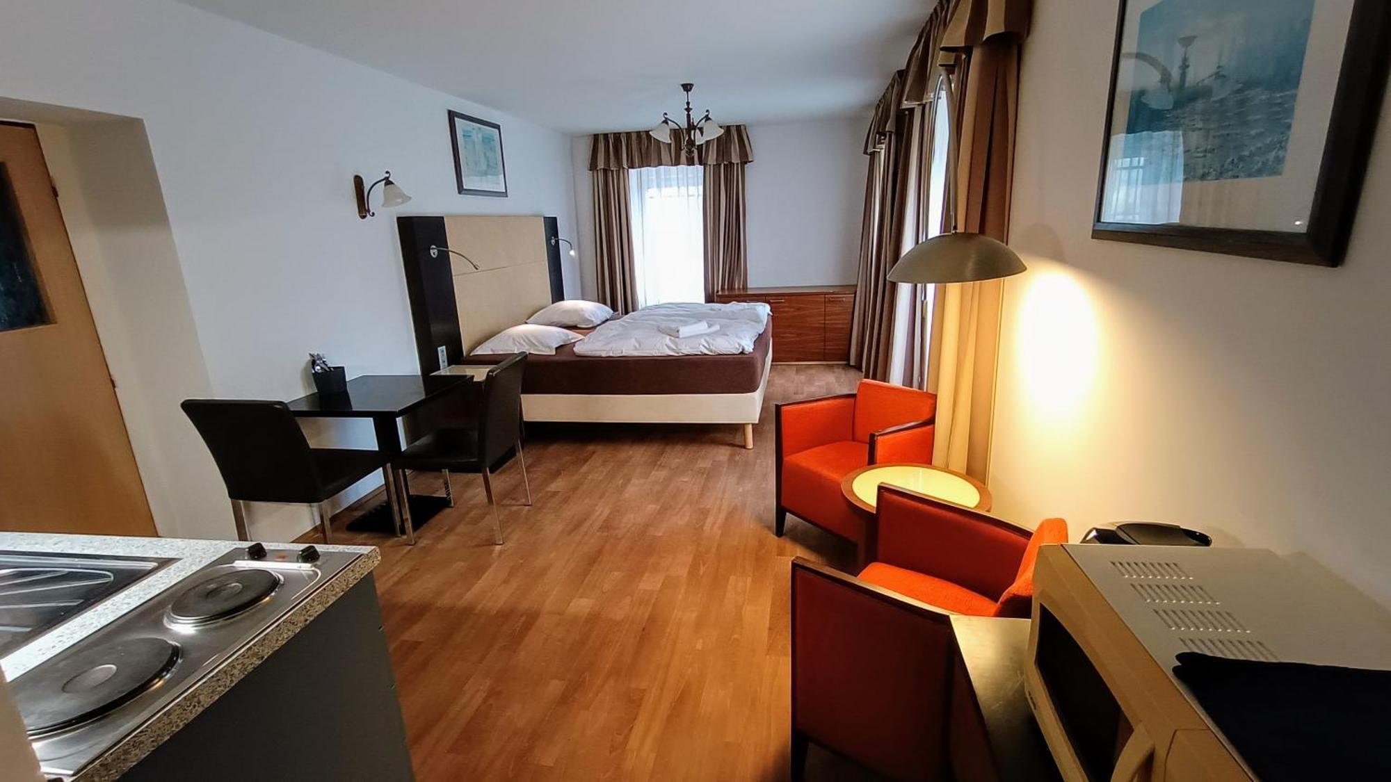 Apartments Gato Karlovy Vary Dalovice Εξωτερικό φωτογραφία