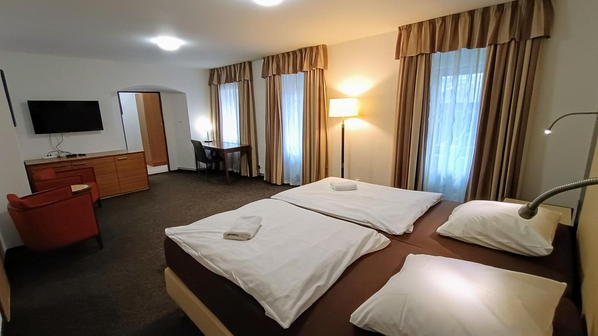 Apartments Gato Karlovy Vary Dalovice Εξωτερικό φωτογραφία