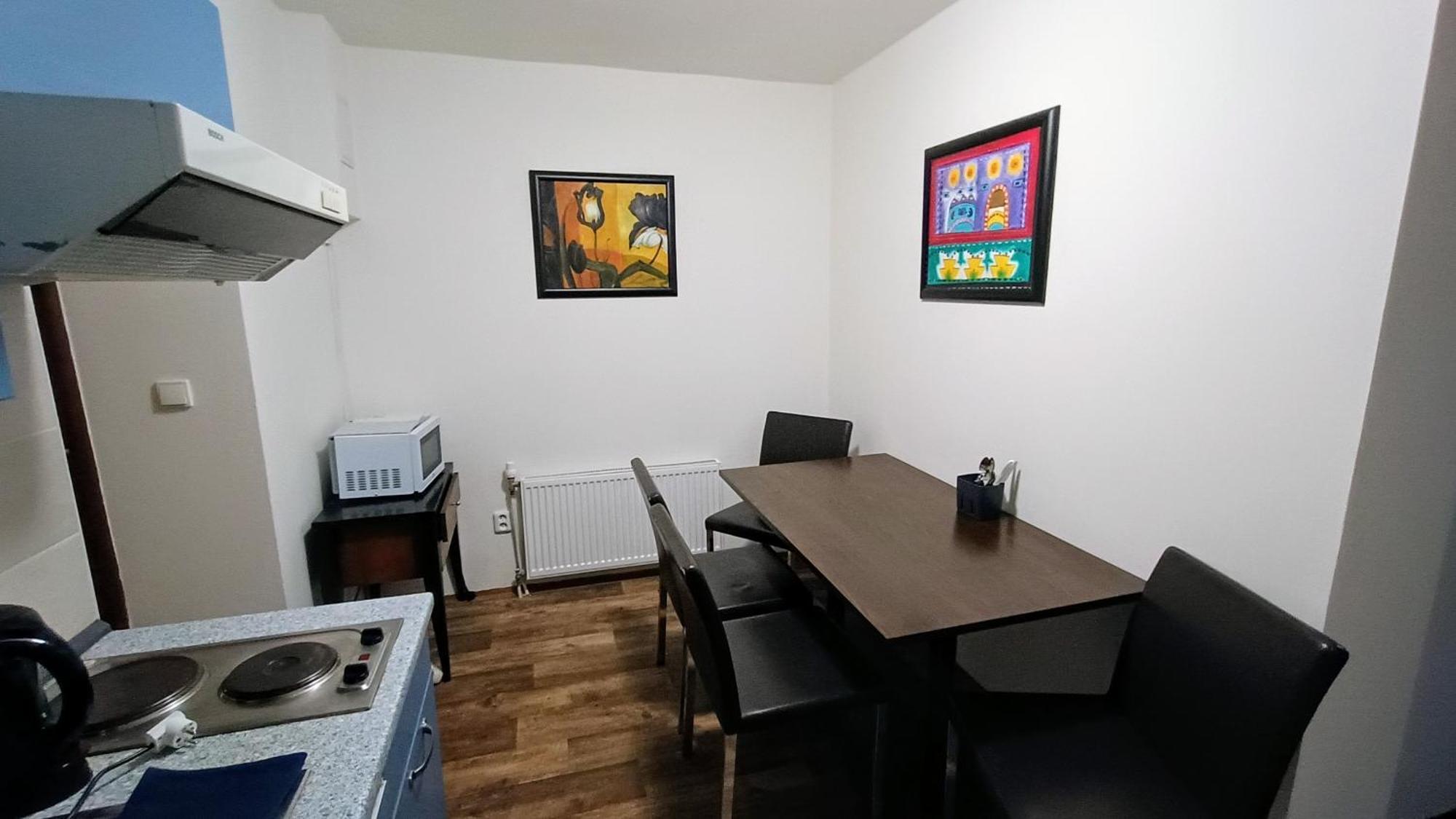 Apartments Gato Karlovy Vary Dalovice Εξωτερικό φωτογραφία